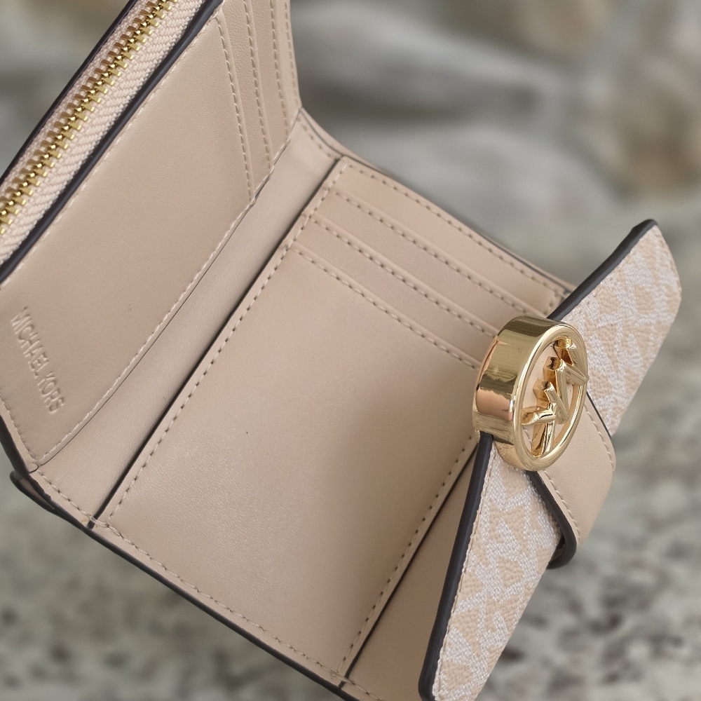 Michael Kors Carmen Logo Medium Wallet - Picture 5 of 8